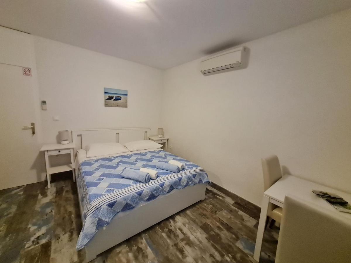 Rooms Andelka Bol Habitación foto